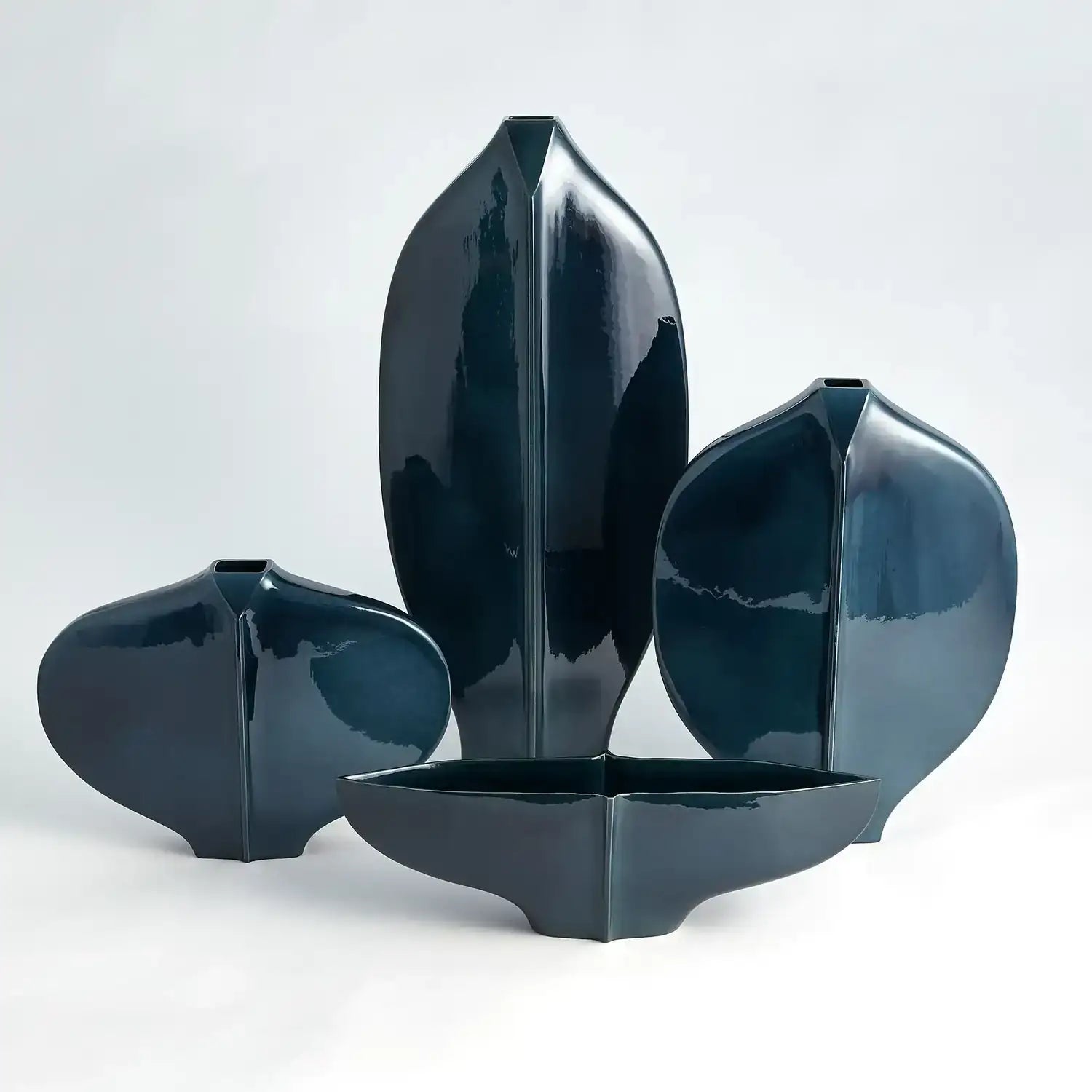 GLOBAL VIEWS CENTER RIDGE VASE - Decorative Accents