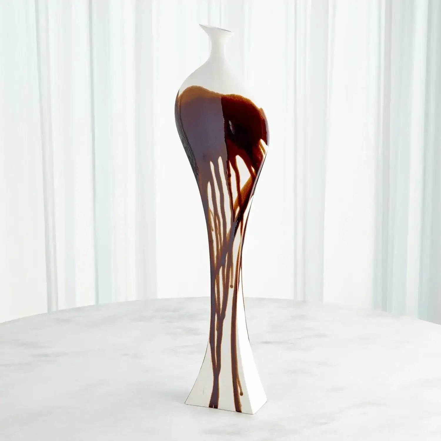 GLOBAL VIEWS CURVY BOTTLE - Decorative Accents