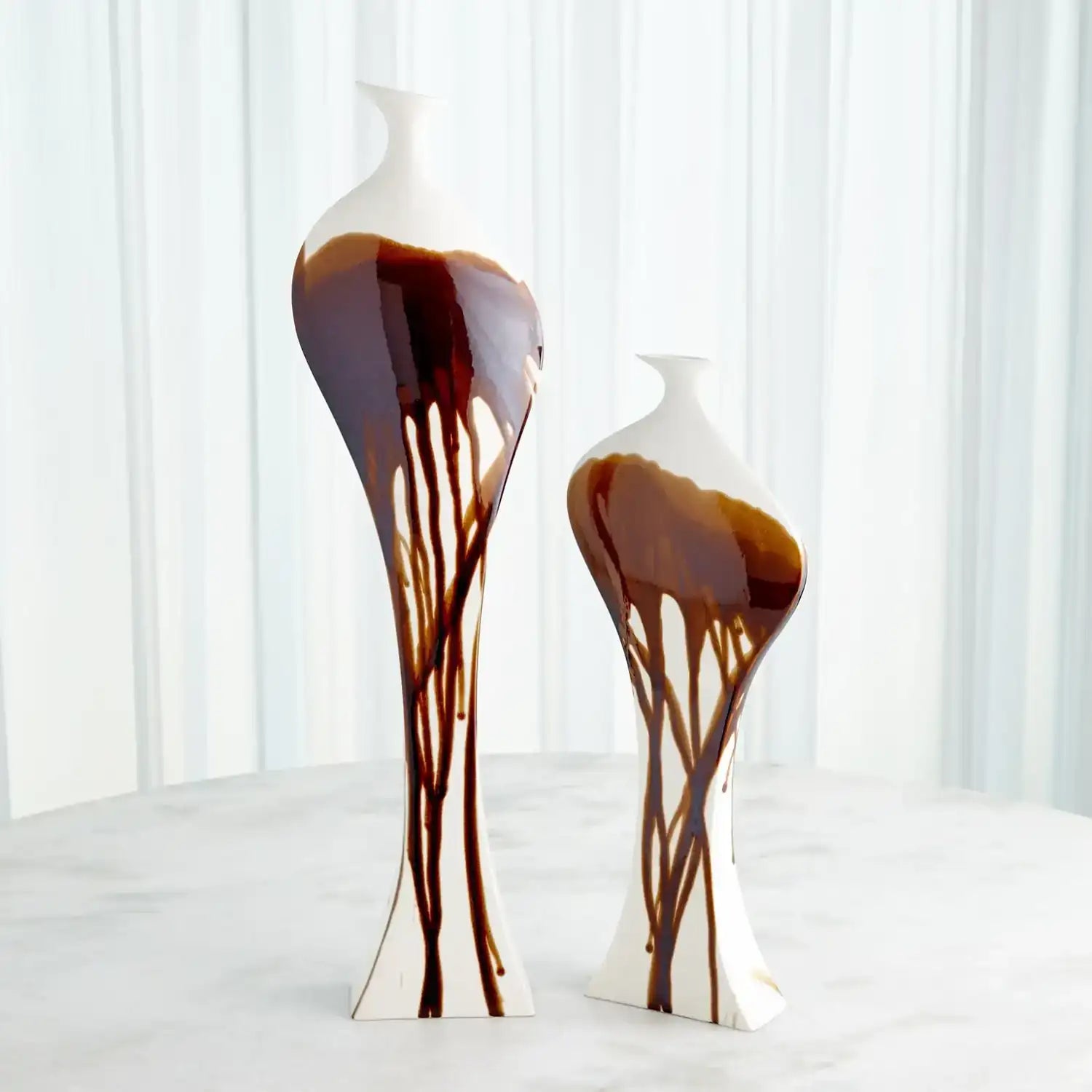 GLOBAL VIEWS CURVY BOTTLE - Decorative Accents