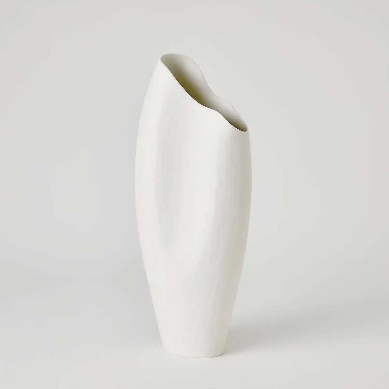 GLOBAL VIEWS HORN VASE - Decorative Accents