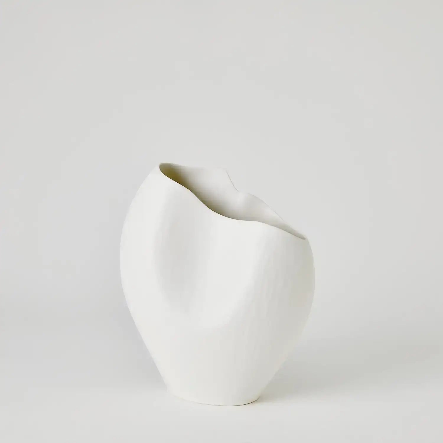 GLOBAL VIEWS HORN VASE - Decorative Accents