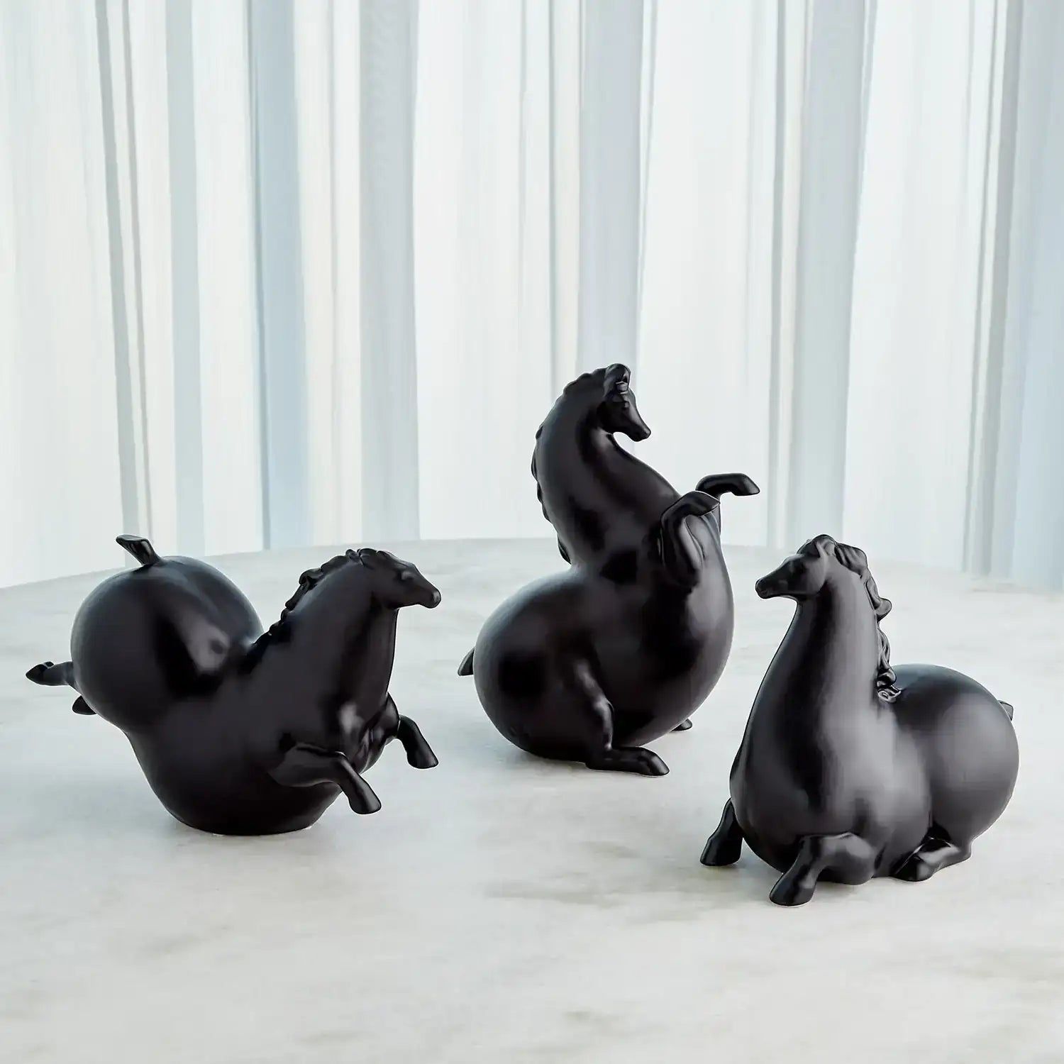 GLOBAL VIEWS FRIESIAN HORSE - Decorative Accents