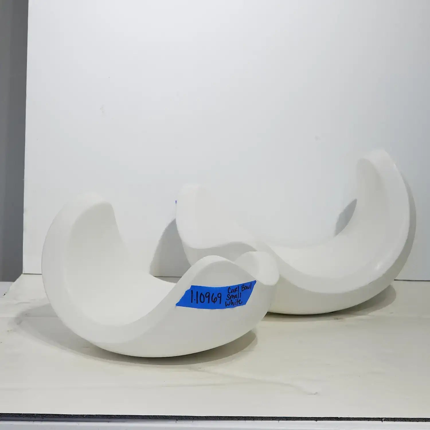 GLOBAL VIEWS CURL BOWL - Decorative Accents
