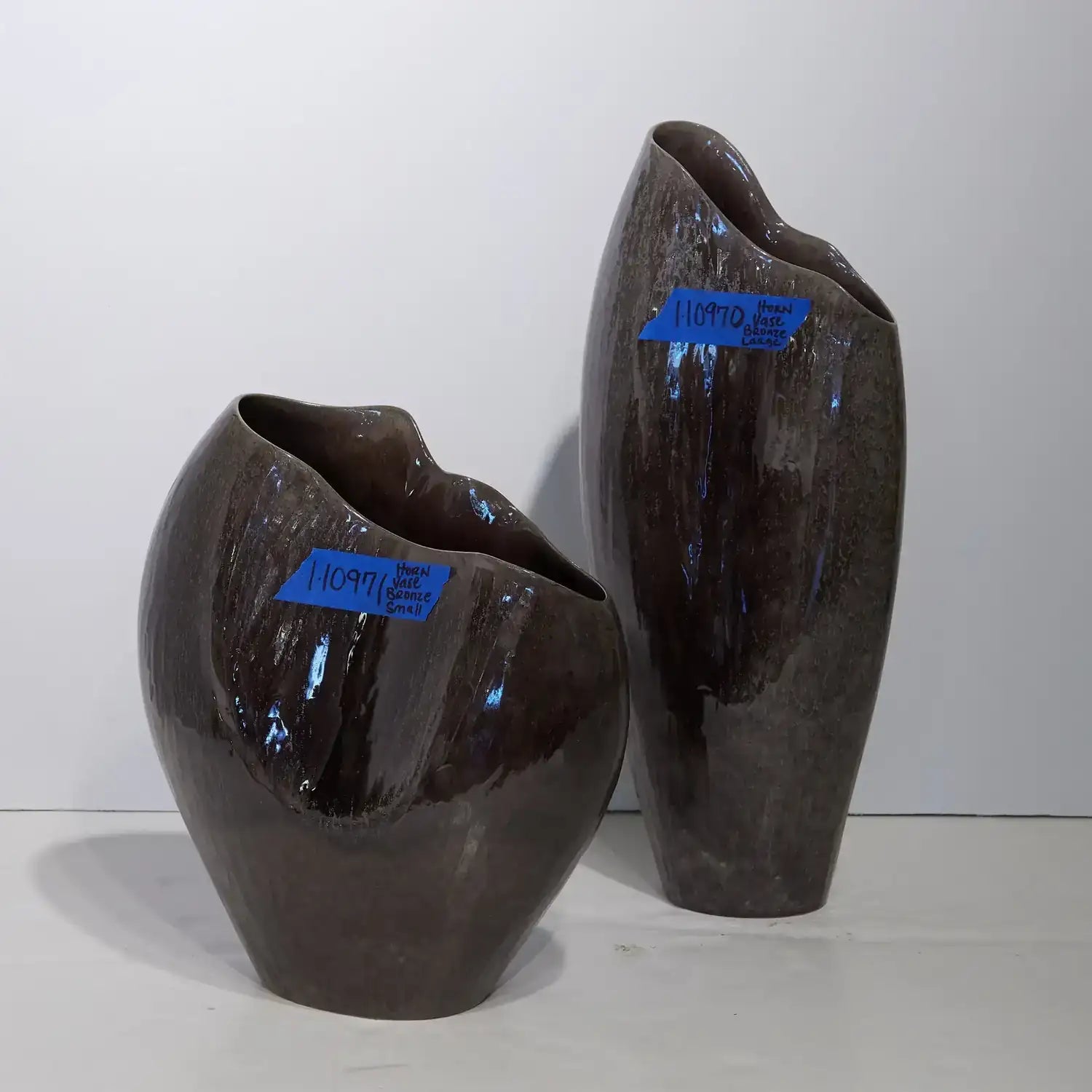 GLOBAL VIEWS HORN VASE - Decorative Accents