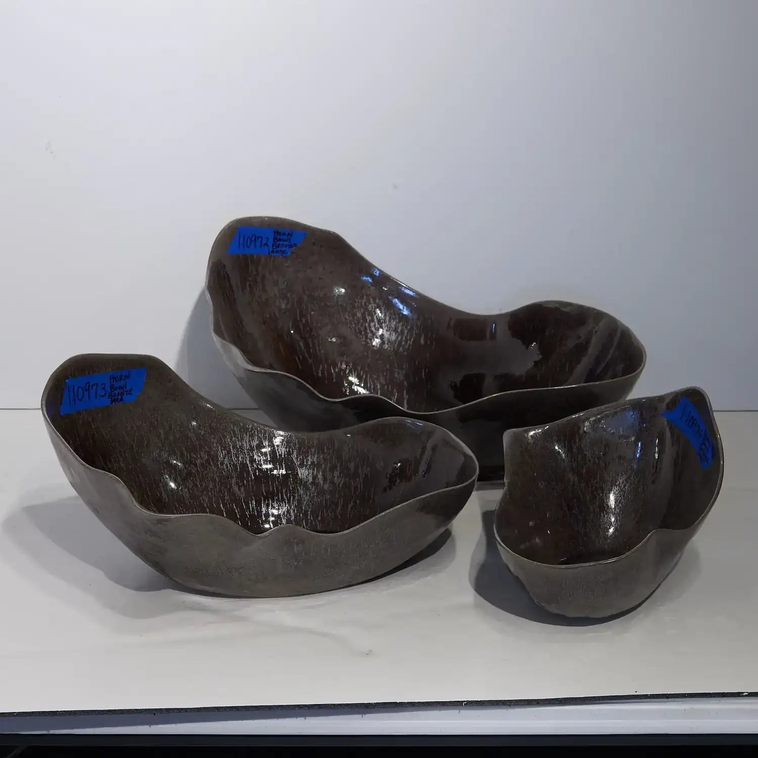 GLOBAL VIEWS HORN BOWL - Decorative Accents