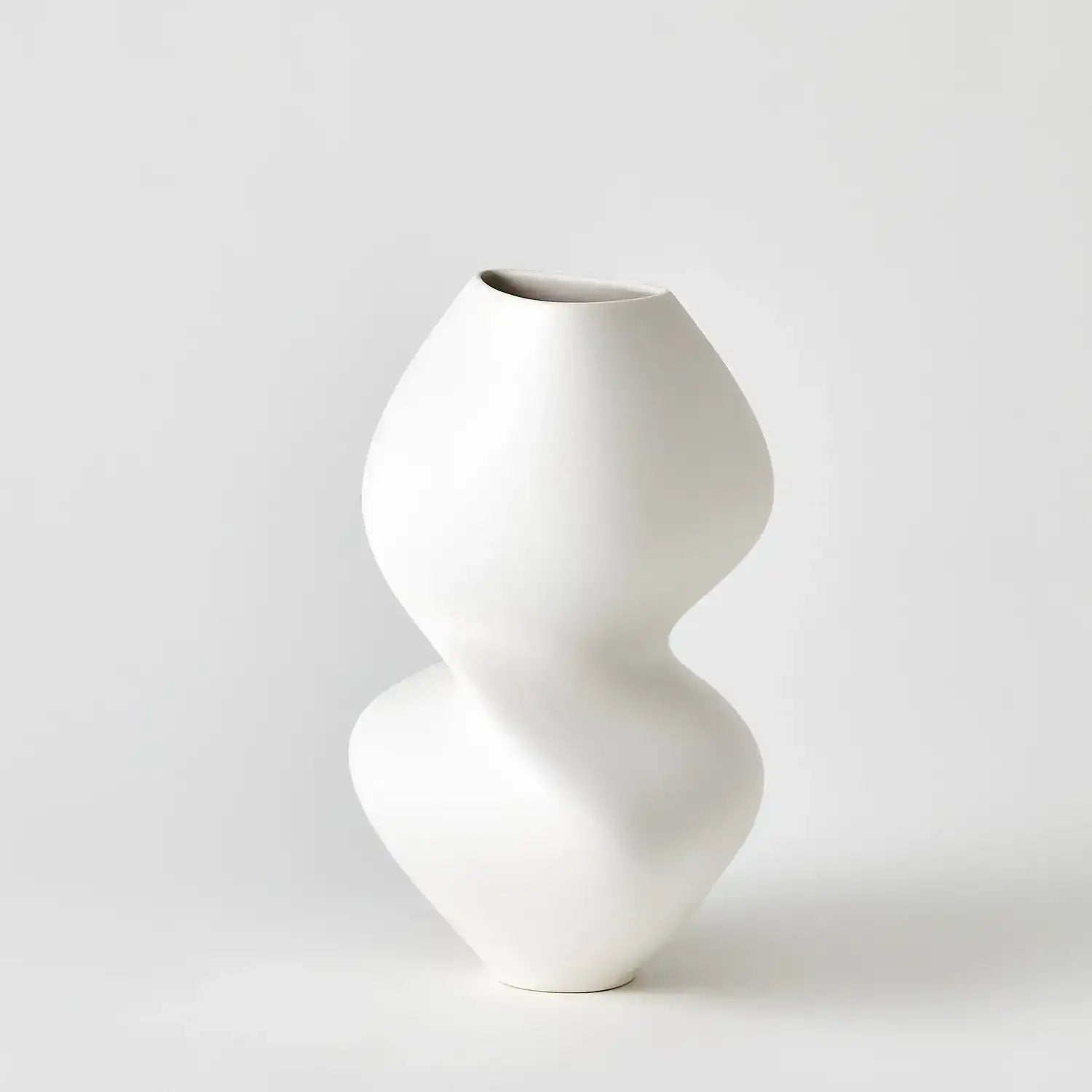 GLOBAL VIEWS HUSHED VASE - Decorative Accents