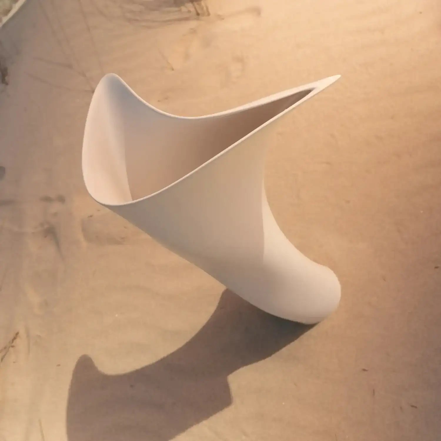 GLOBAL VIEWS EUPHONIOUS VASE - Decorative Accents