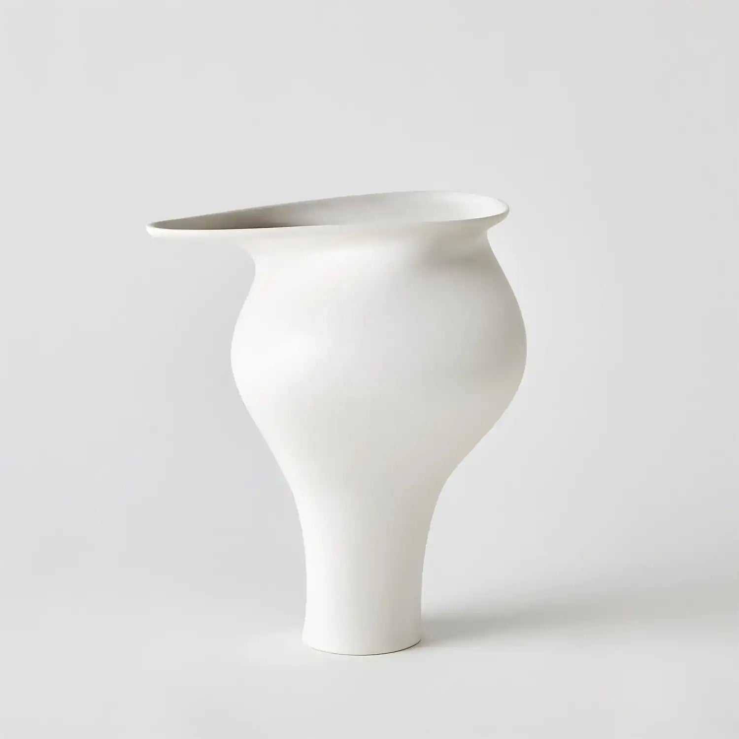 GLOBAL VIEWS TRANQUILITY VASE - Decorative Accents