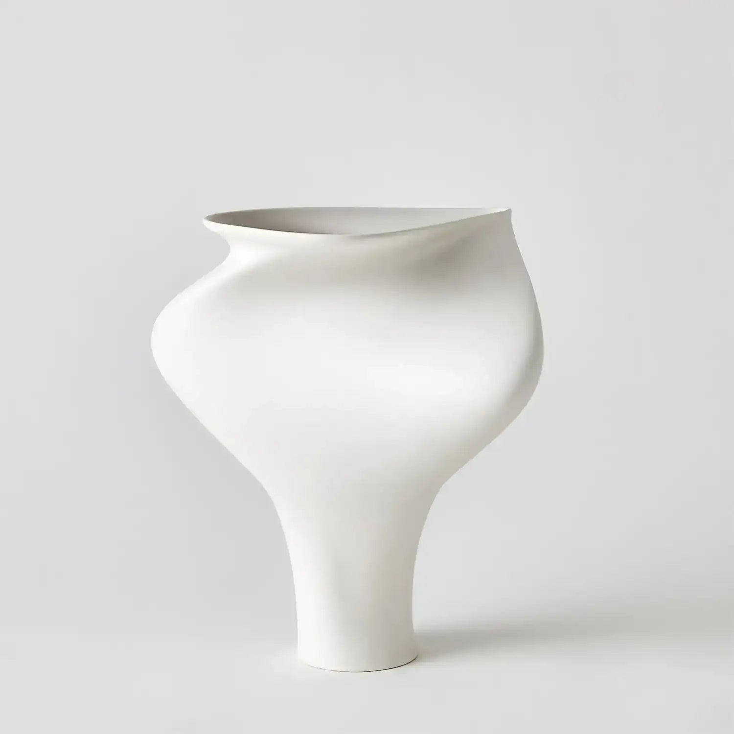 GLOBAL VIEWS TRANQUILITY VASE - Decorative Accents