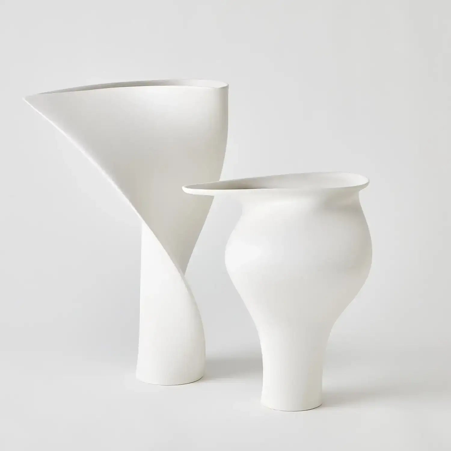 GLOBAL VIEWS TRANQUILITY VASE - Decorative Accents