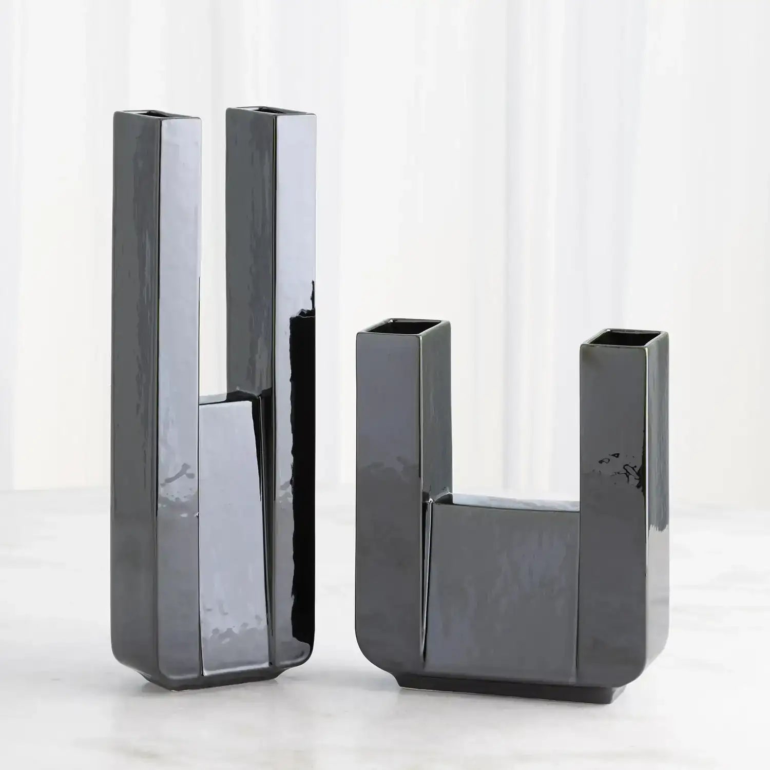 GLOBAL VIEWS METROPOLIS VASE - Decorative Accents