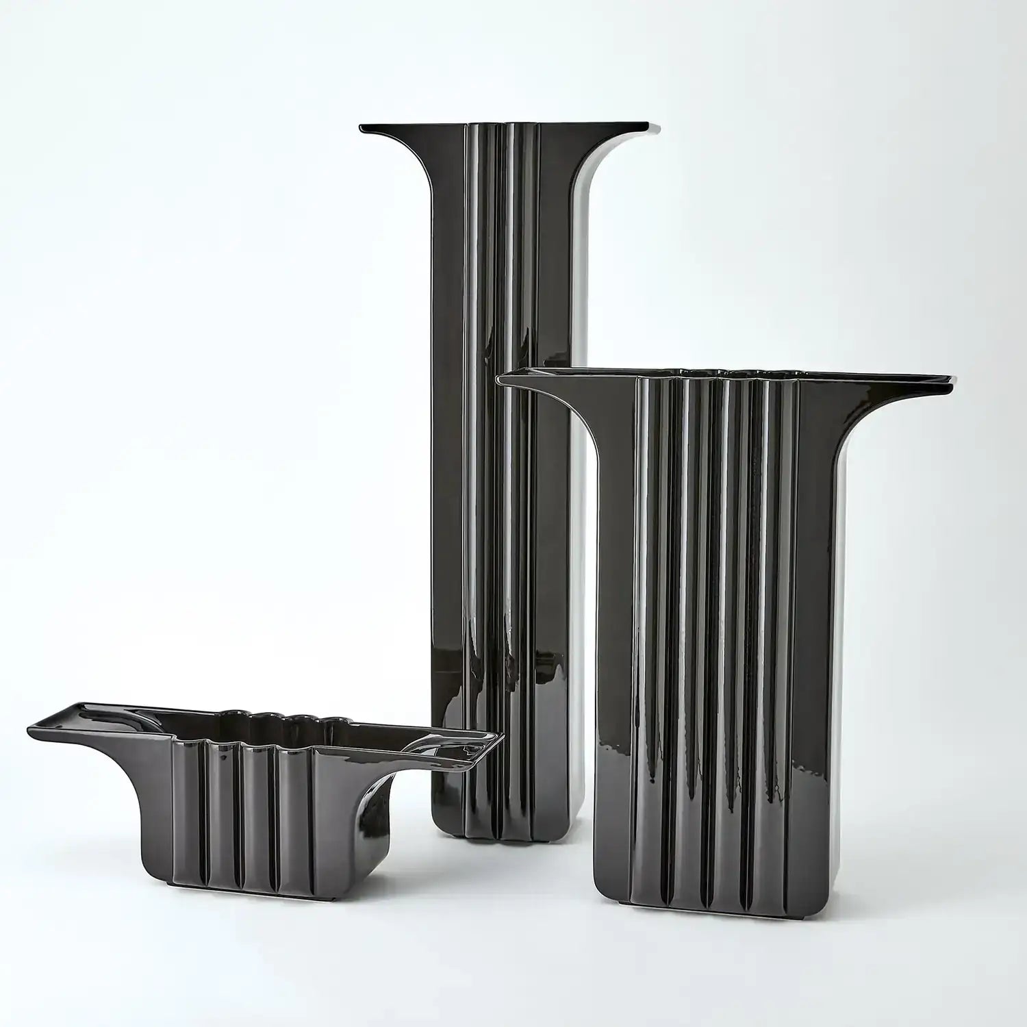 GLOBAL VIEWS FLYING COLUMN VASE - Decorative Accents