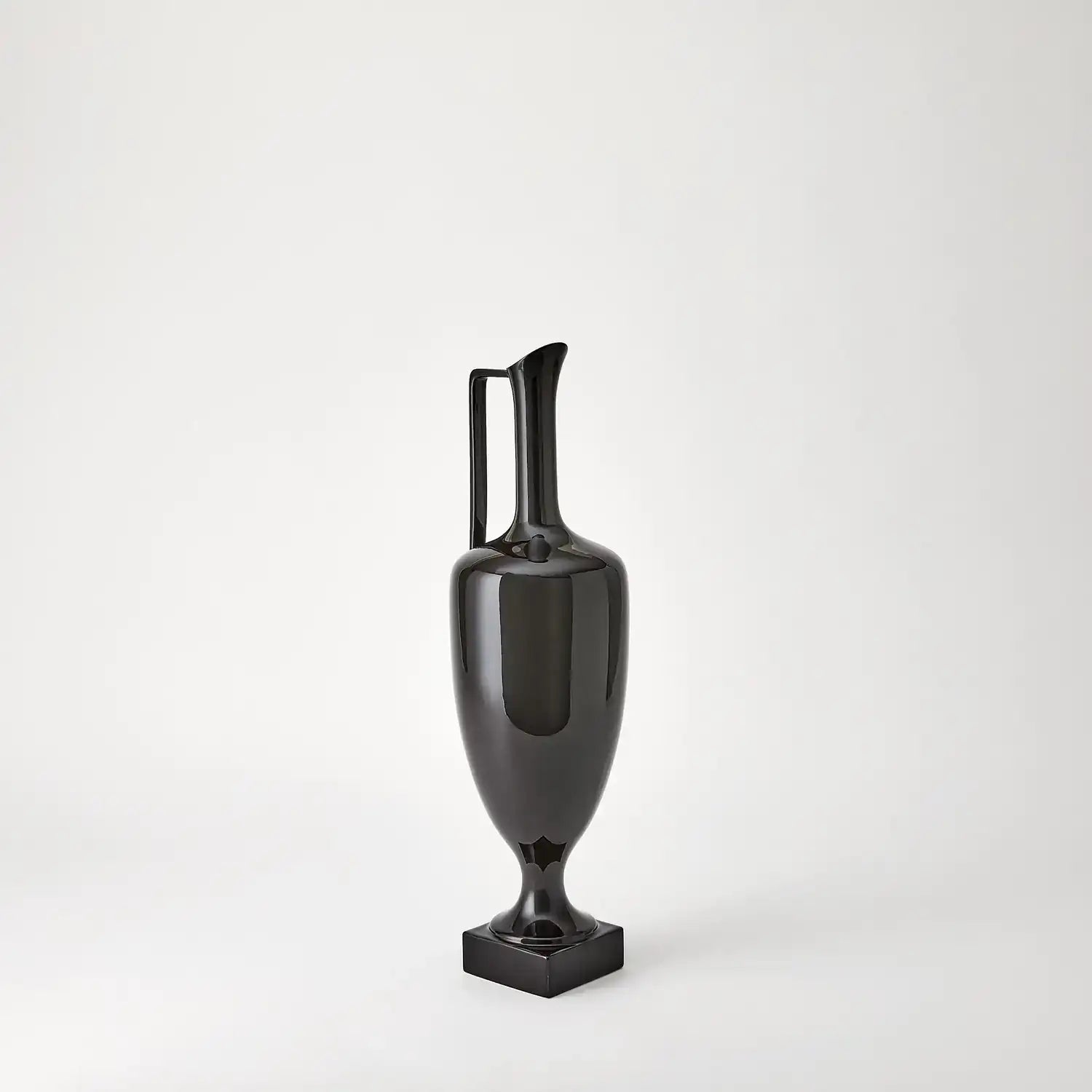 GLOBAL VIEWS QUIET CURVE URN - Decorative Accents