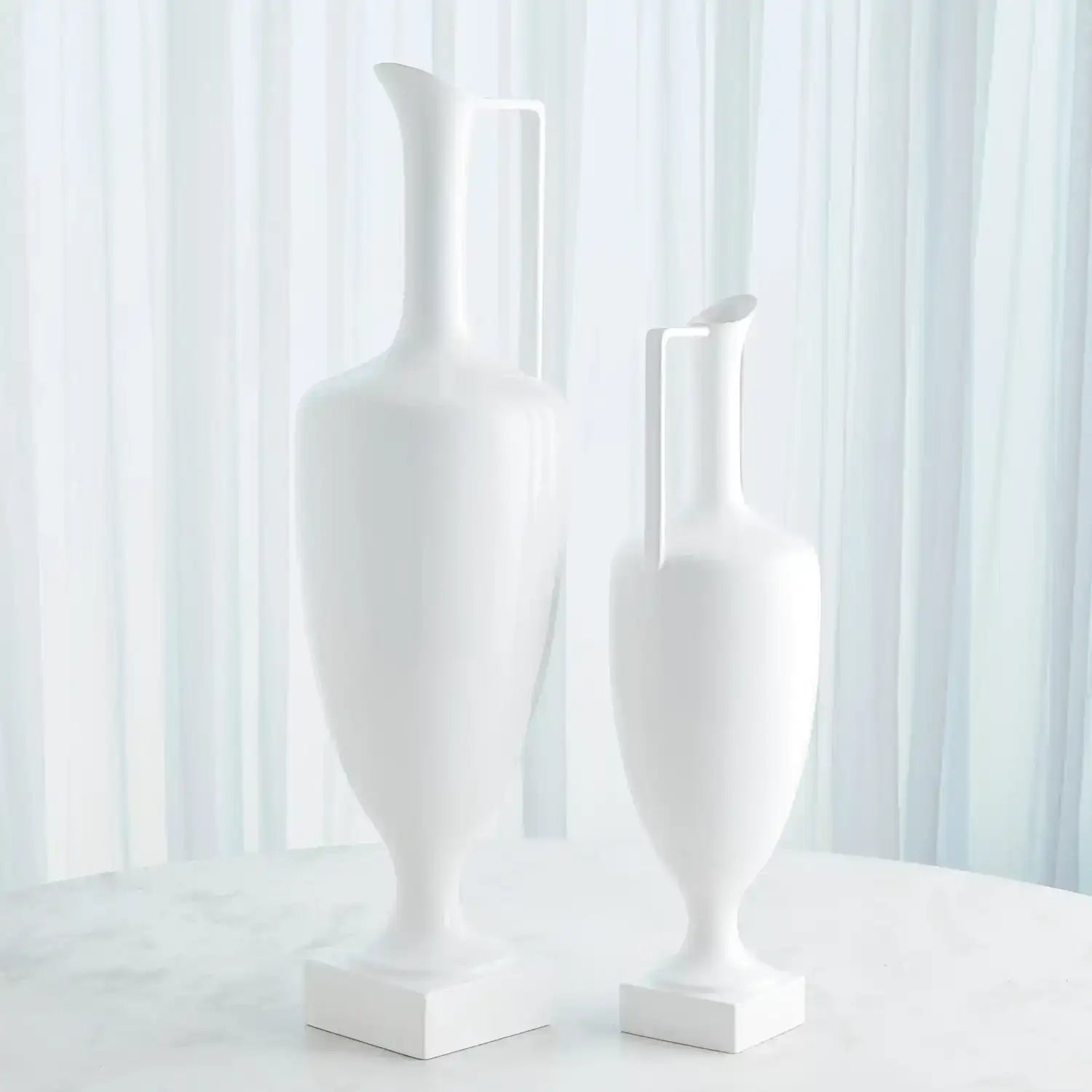 GLOBAL VIEWS QUIET CURVE URN - Decorative Accents