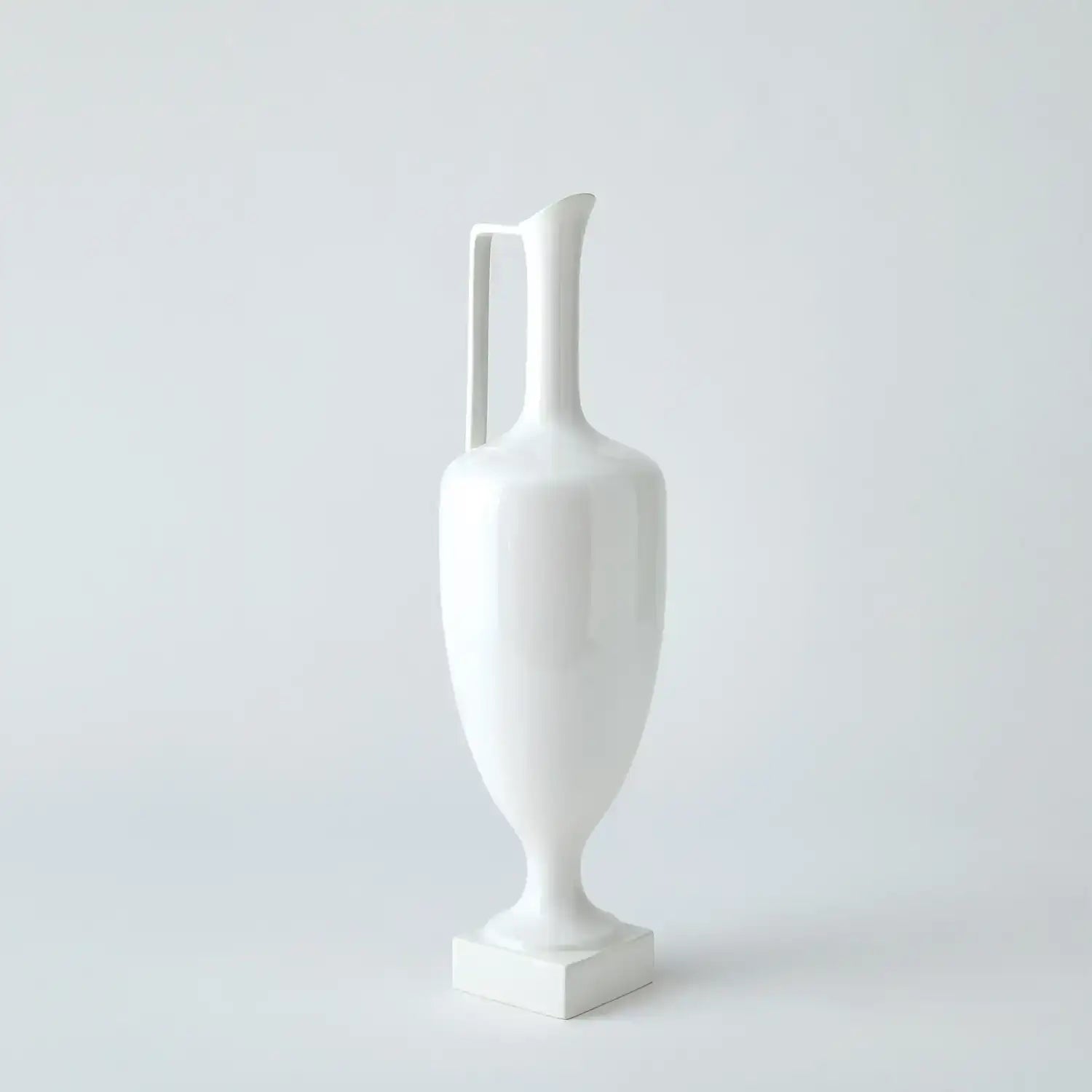 GLOBAL VIEWS QUIET CURVE URN - Decorative Accents
