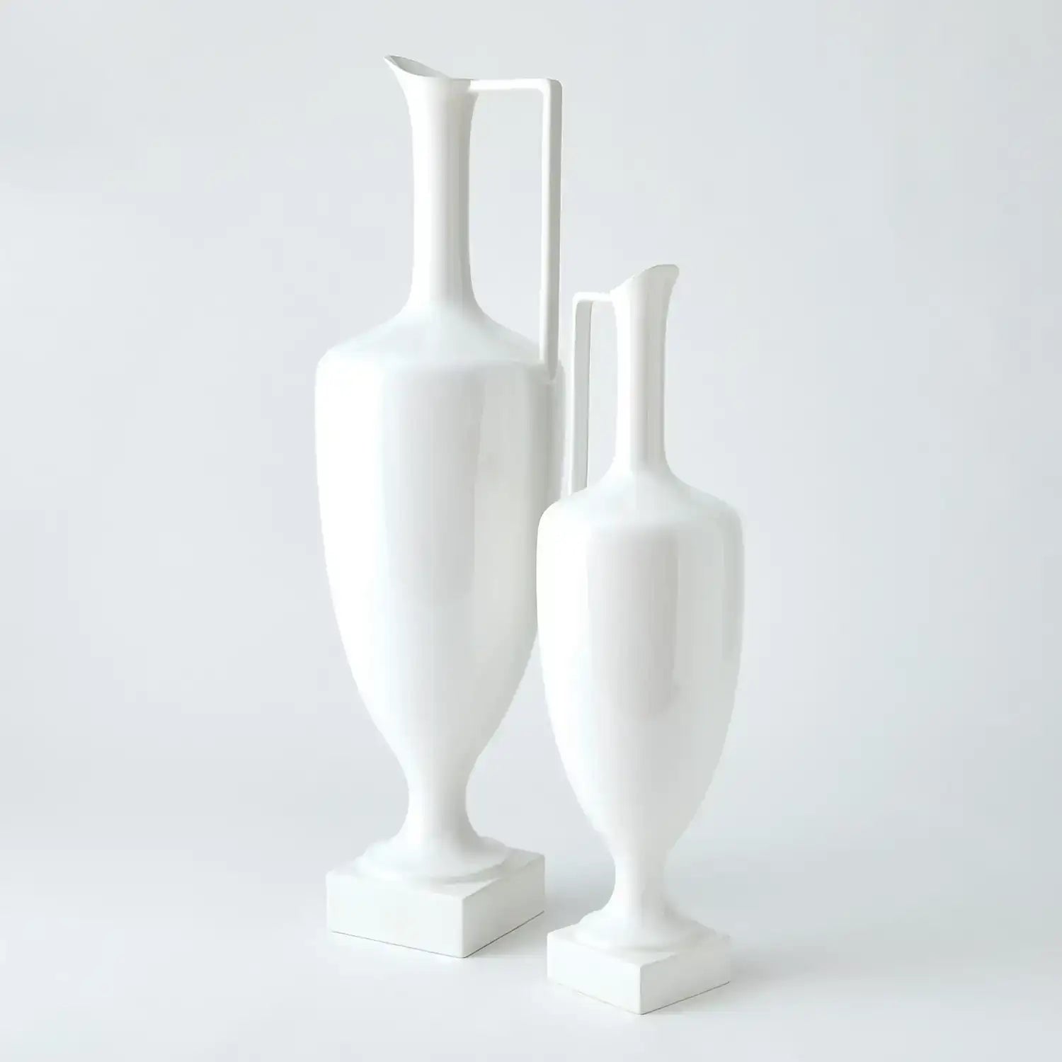 GLOBAL VIEWS QUIET CURVE URN - Decorative Accents