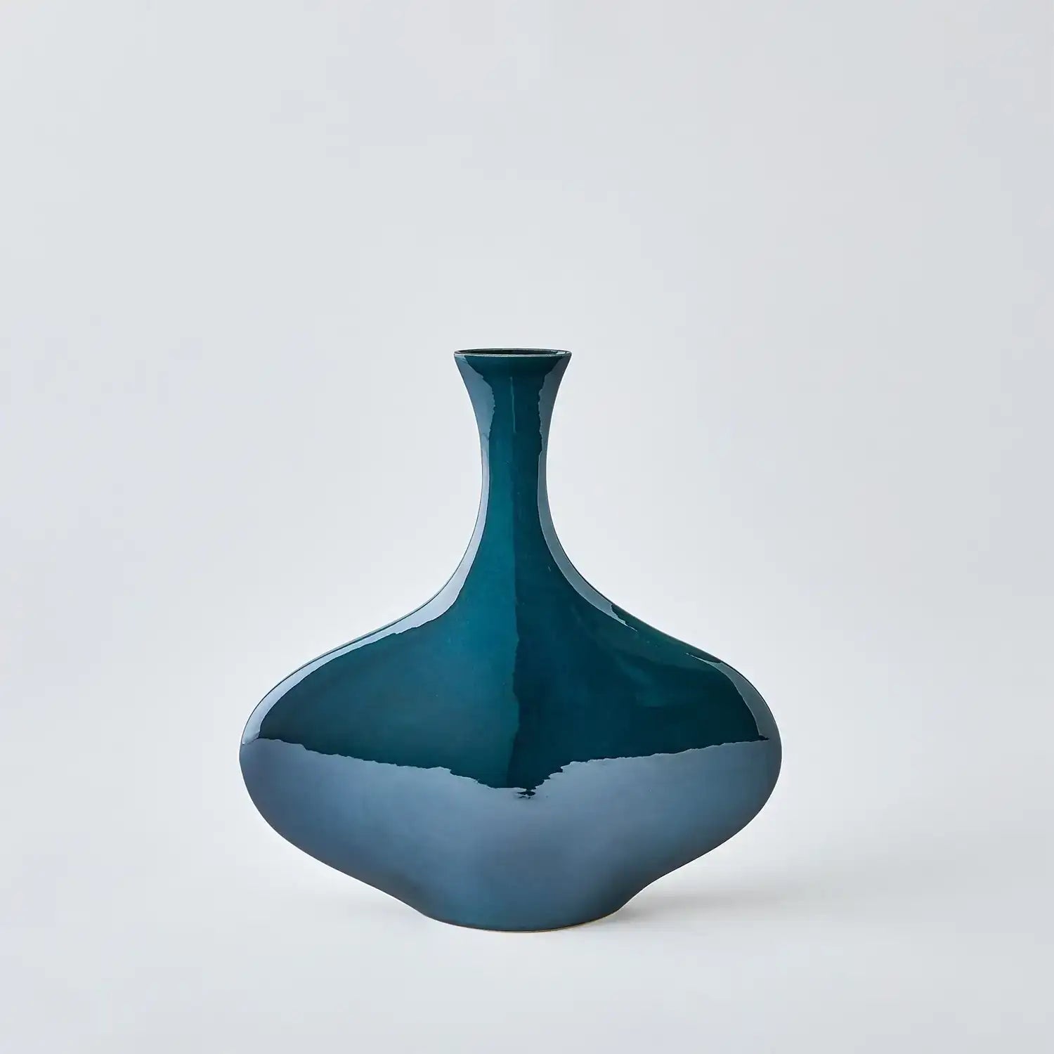 GLOBAL VIEWS SILHOUETTE VASE - Decorative Accents