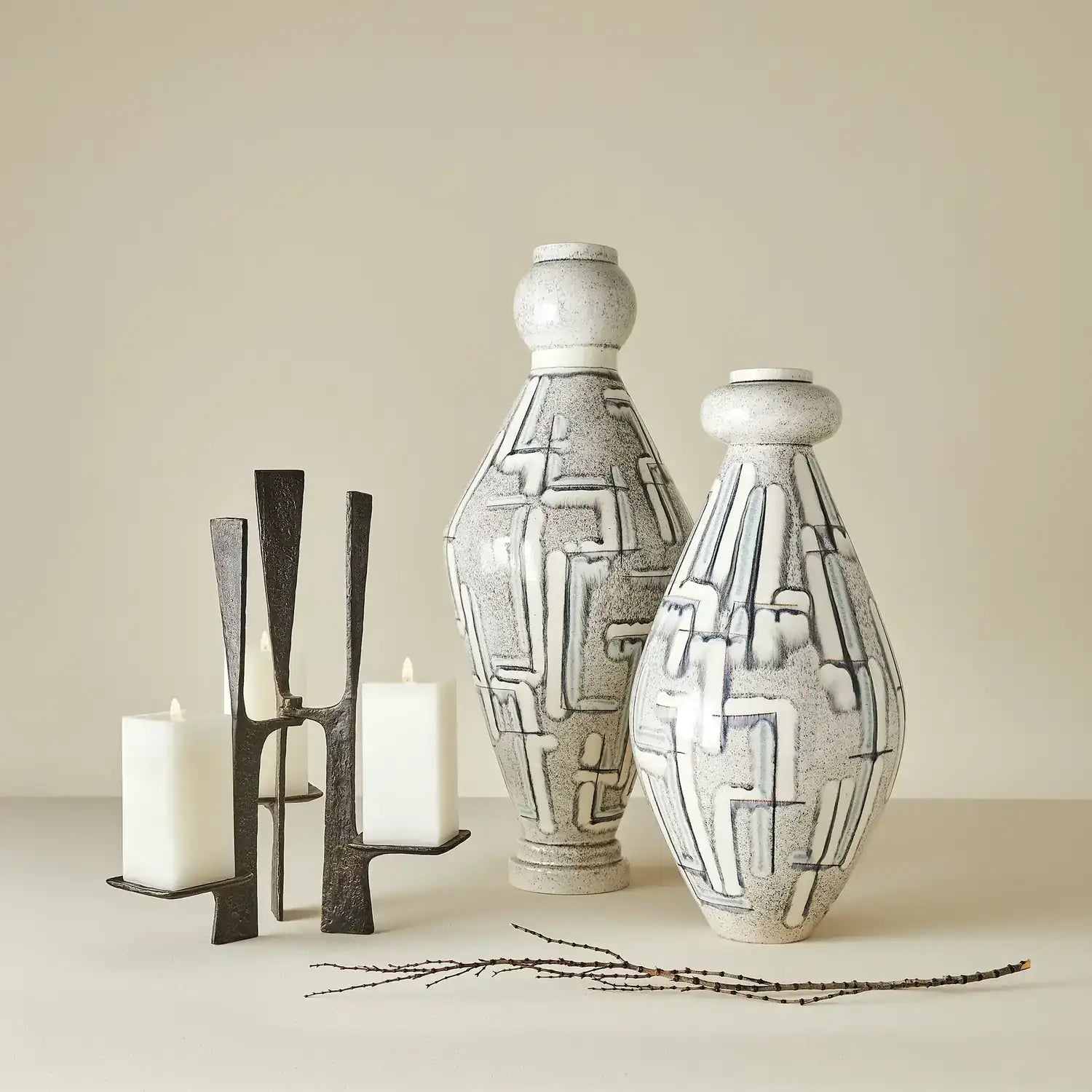 GLOBAL VIEWS SPINDLE VASE - Decorative Accents