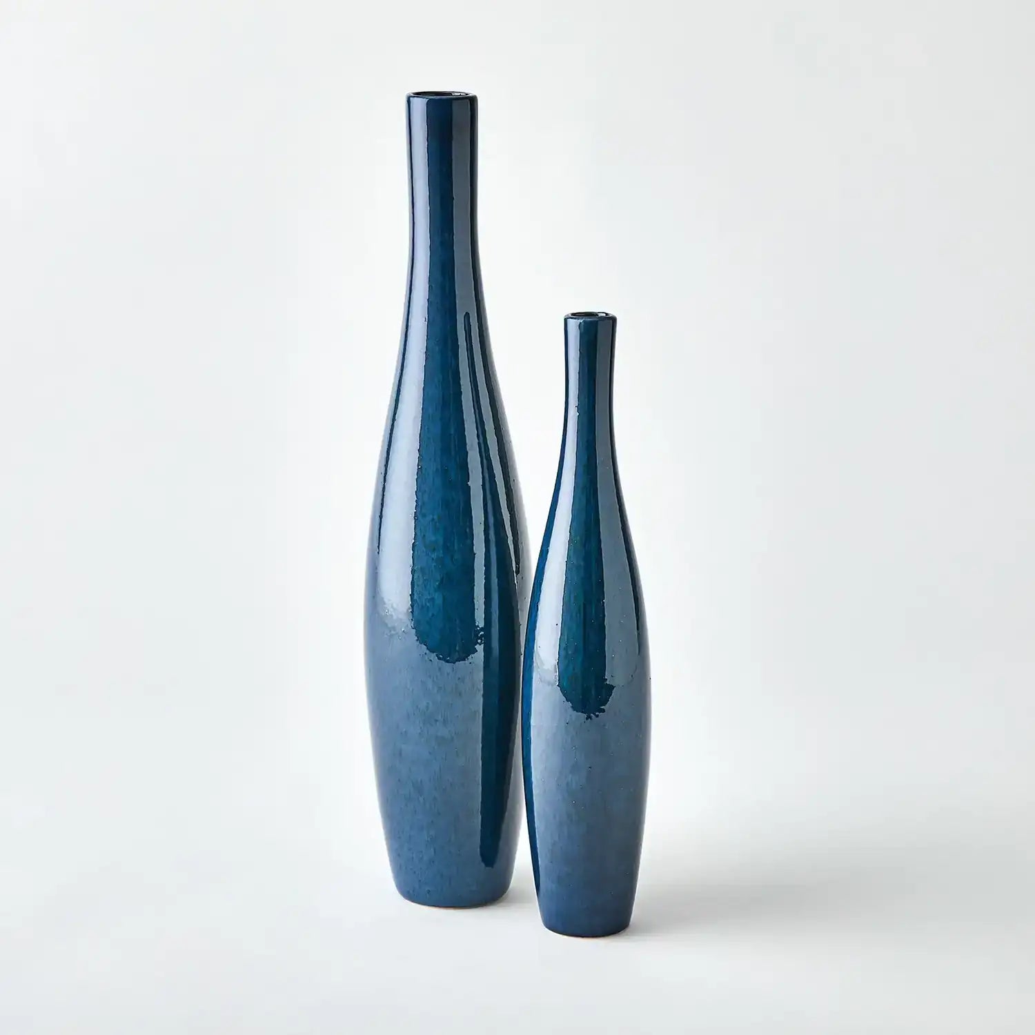 GLOBAL VIEWS BOLICHE VASE - Decorative Accents
