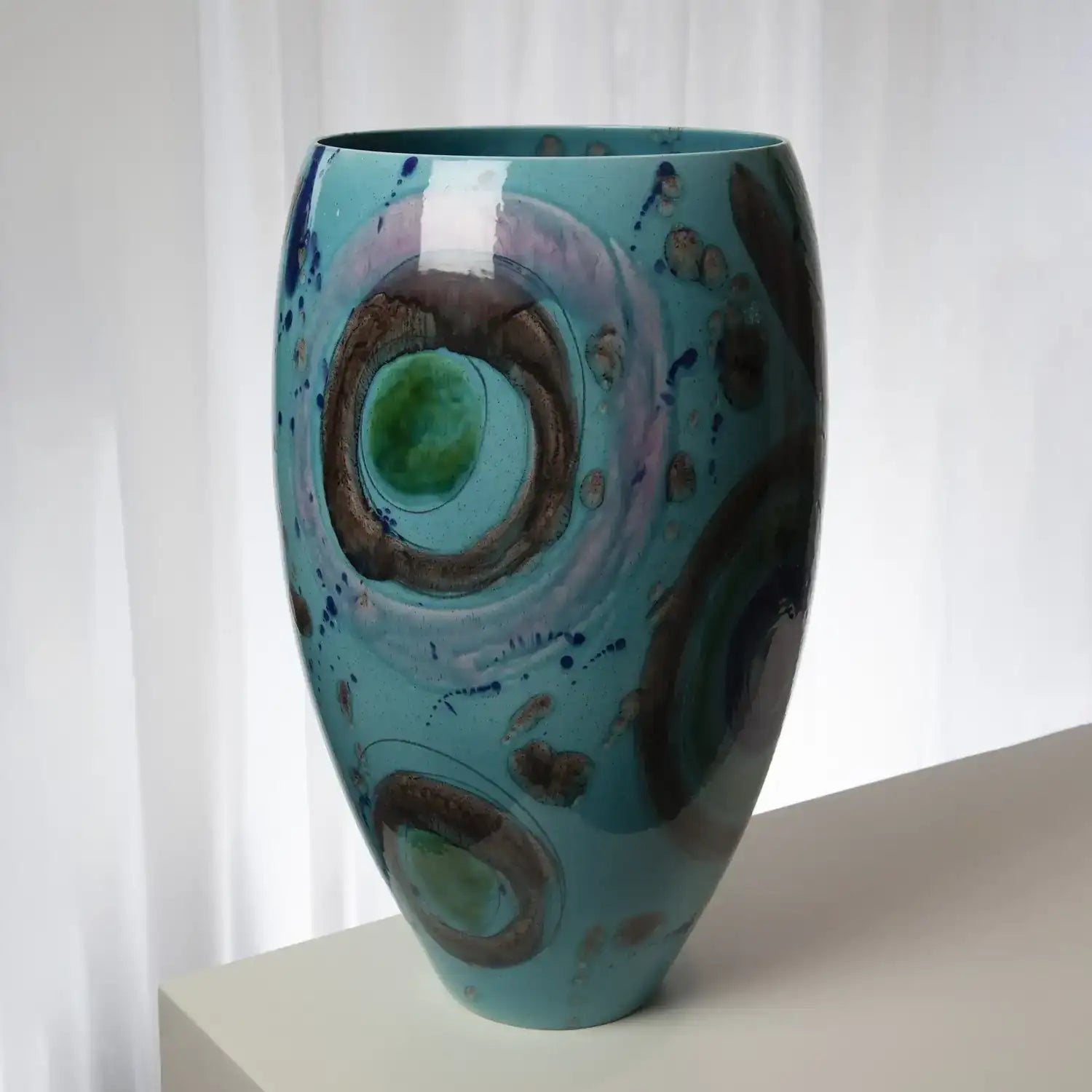 GLOBAL VIEWS BLUE SPOTS VASE - Decorative Accents