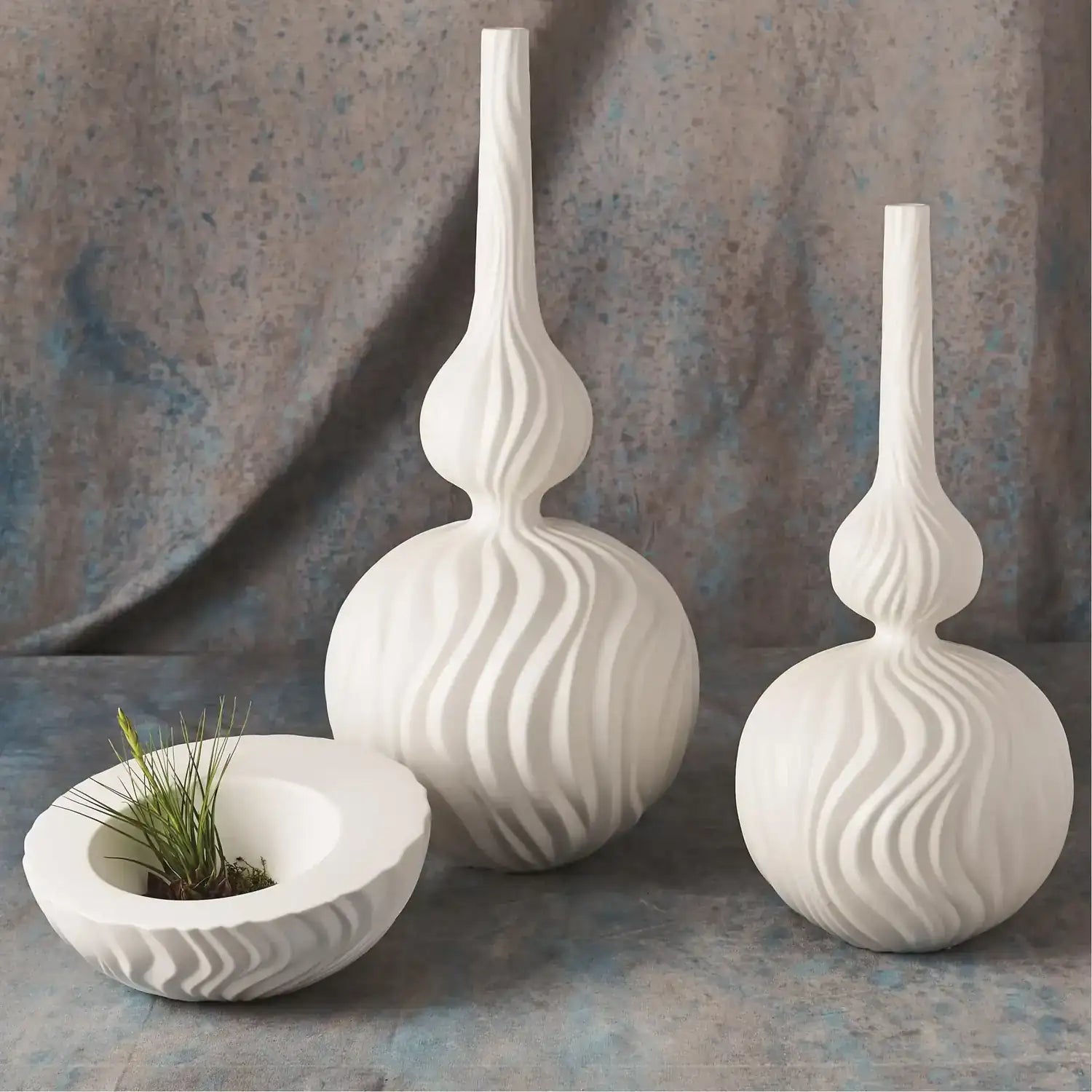 GLOBAL VIEWS MAGURA VASE - Decorative Accents