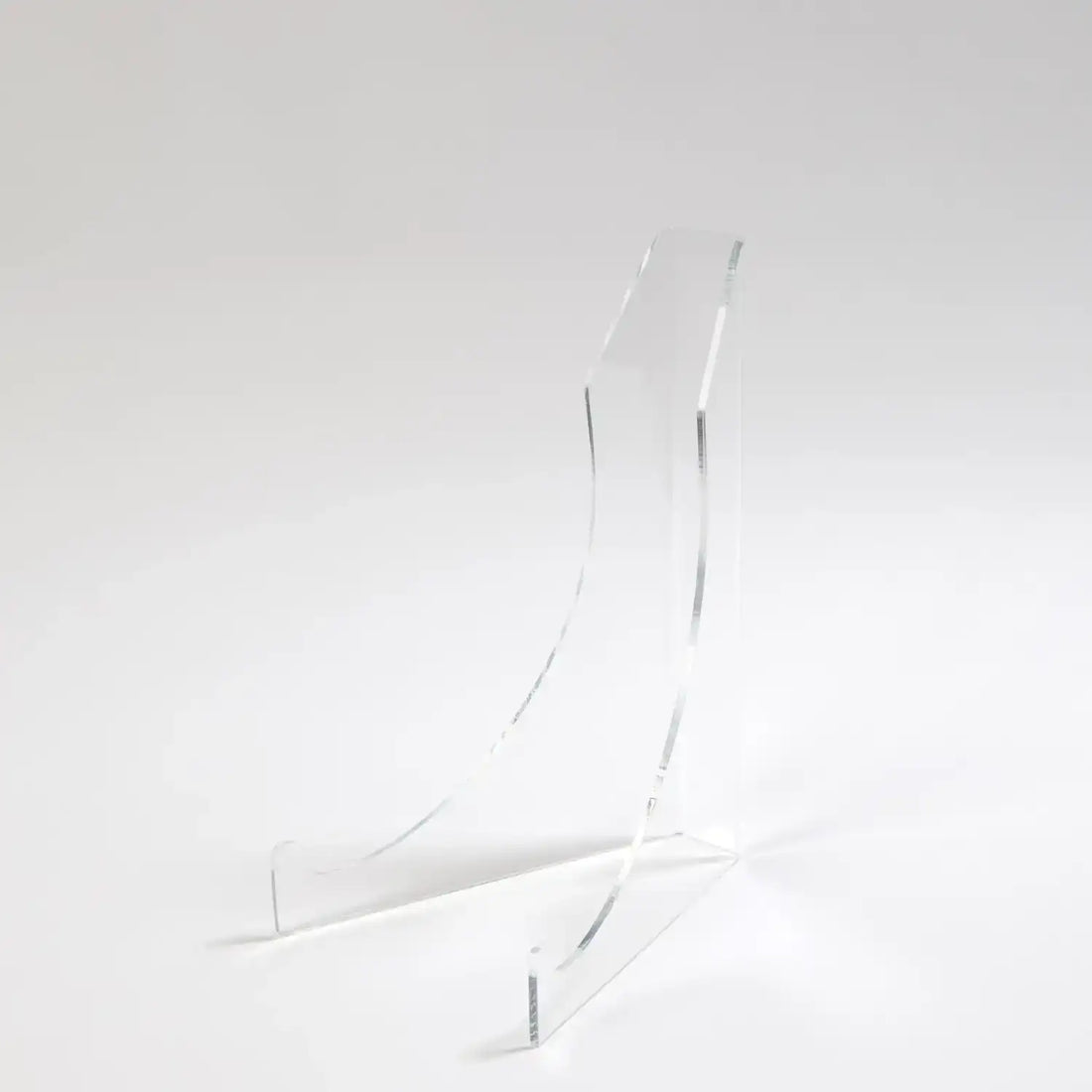 GLOBAL VIEWS ACRYLIC PLATE STAND - Decorative Accents