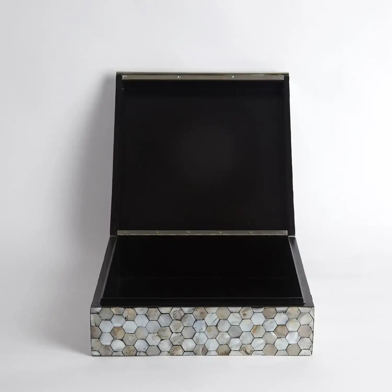 GLOBAL VIEWS MOTHER OF PEARL BOX - Decorative Accents