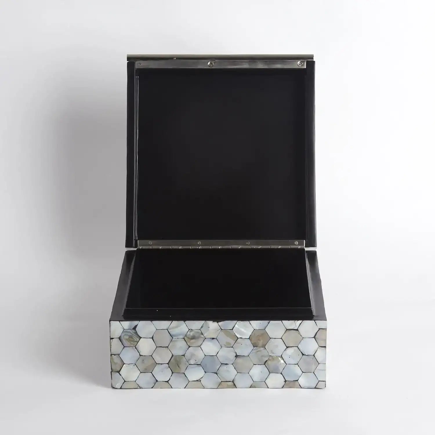 GLOBAL VIEWS MOTHER OF PEARL BOX - Decorative Accents