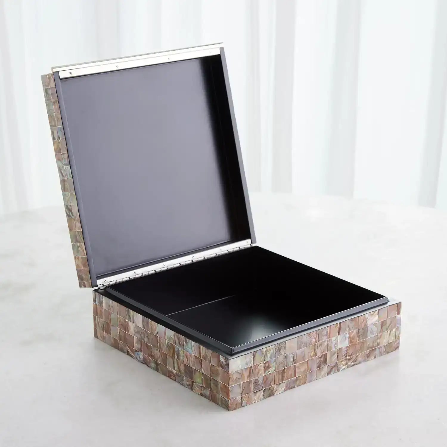 GLOBAL VIEWS MOTHER OF PEARL BOX - Decorative Accents