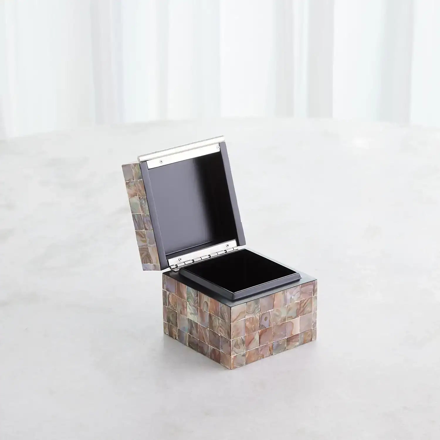 GLOBAL VIEWS MOTHER OF PEARL BOX - Decorative Accents