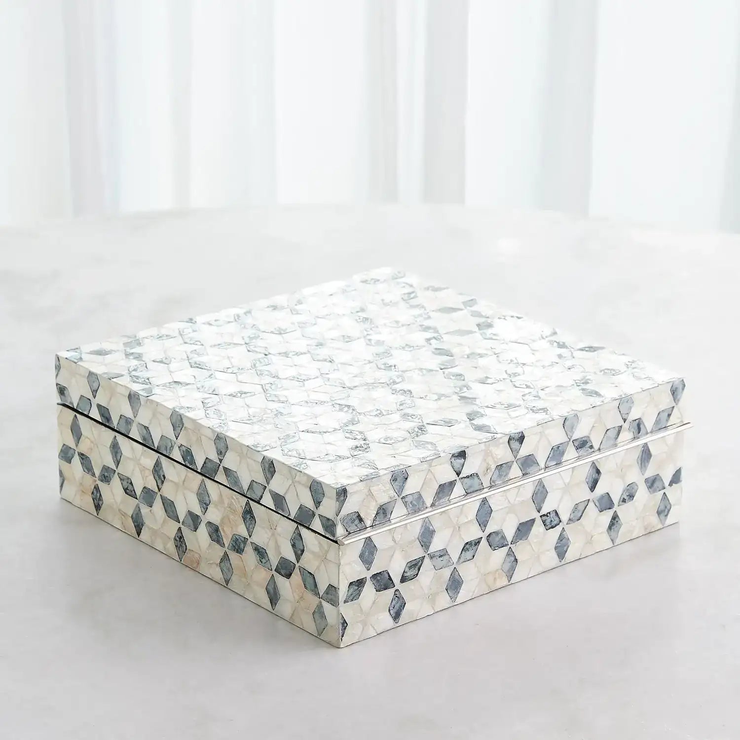 GLOBAL VIEWS CAPIZ SHELL BOX - Decorative Accents