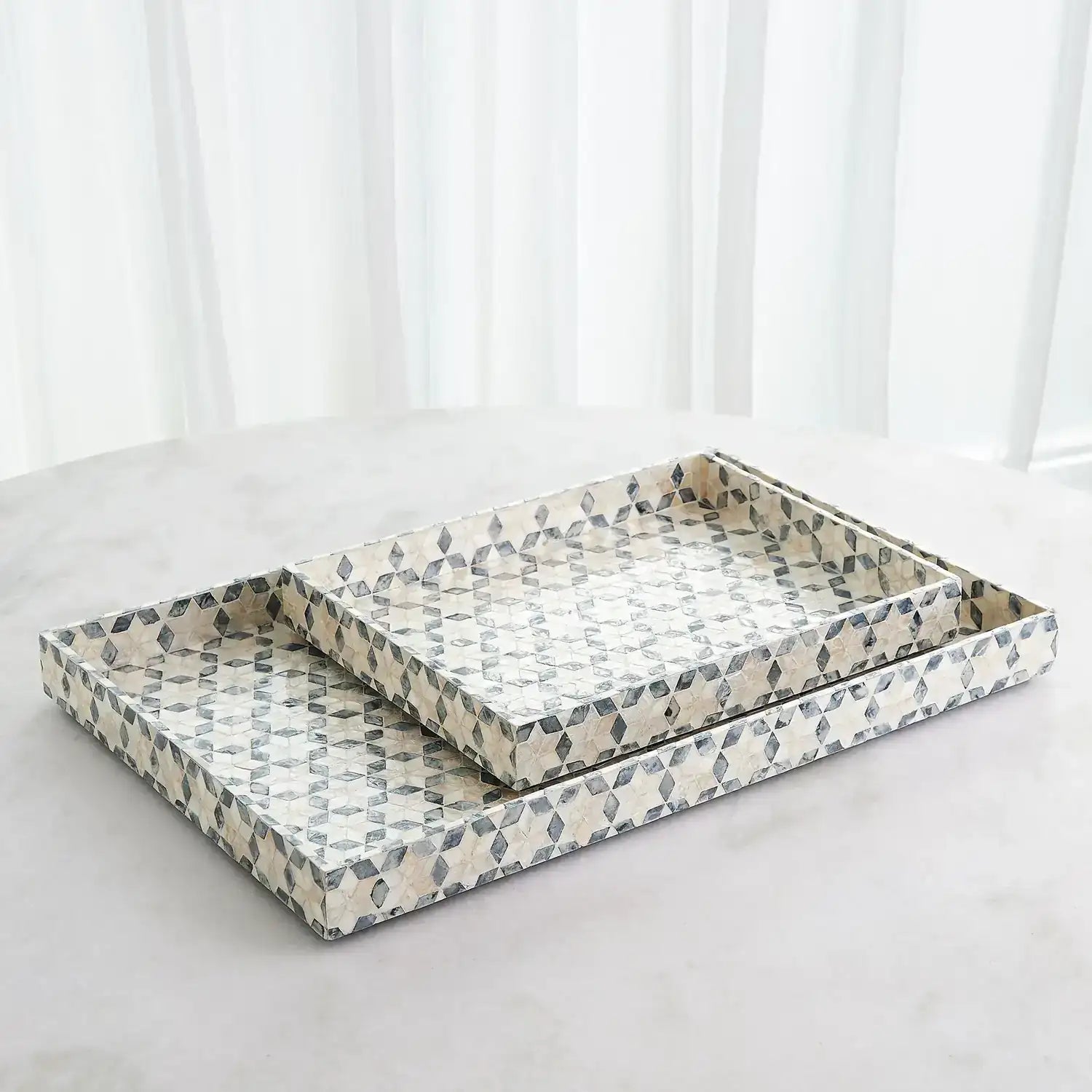 GLOBAL VIEWS CAPIZ SHELL TRAY - Decorative Accents