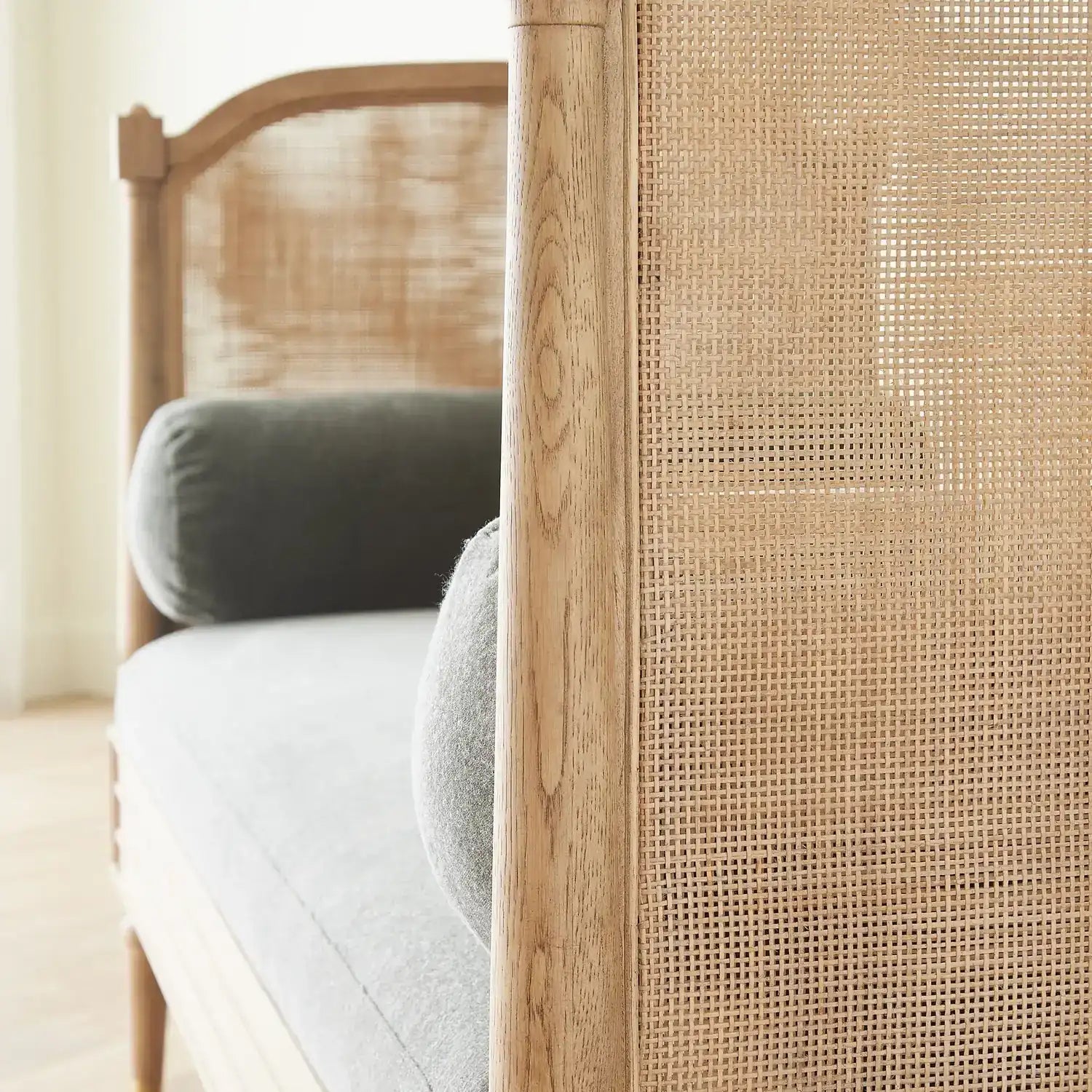 GLOBAL VIEWS JOSEPHINE DAYBED - Beds