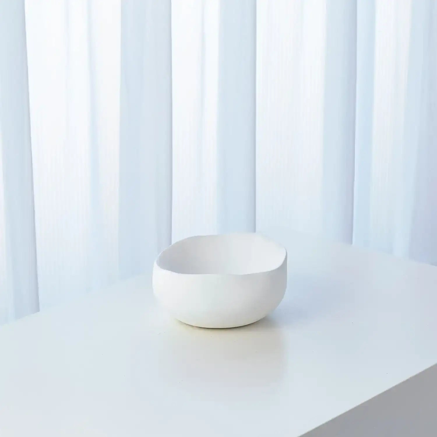GLOBAL VIEWS ORGANIC ROUND BOWL - Decorative Accents