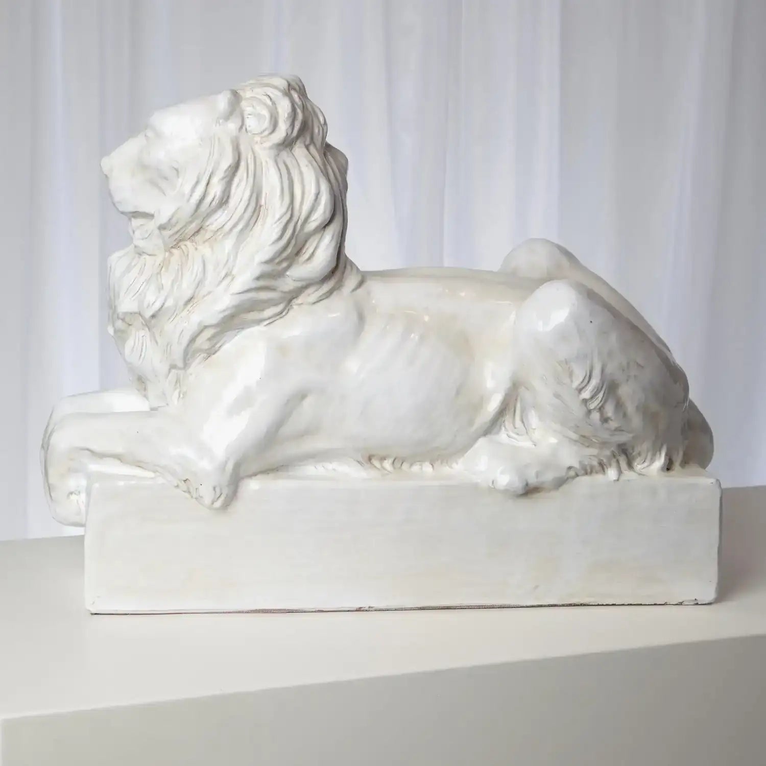 GLOBAL VIEWS LION SCULPTURE - Decorative Accents