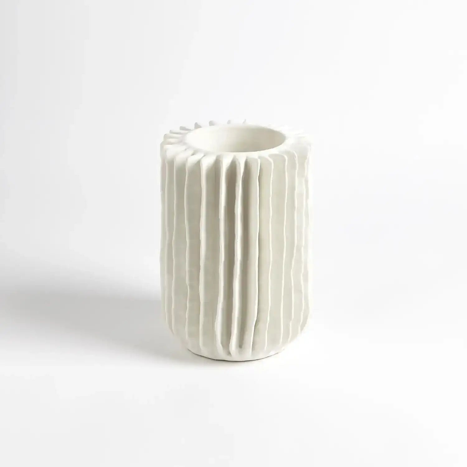 GLOBAL VIEWS RADIATOR SWIRL VASE - Decorative Accents