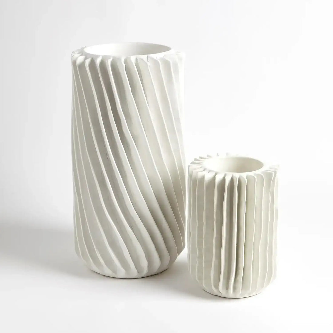GLOBAL VIEWS RADIATOR SWIRL VASE - Decorative Accents