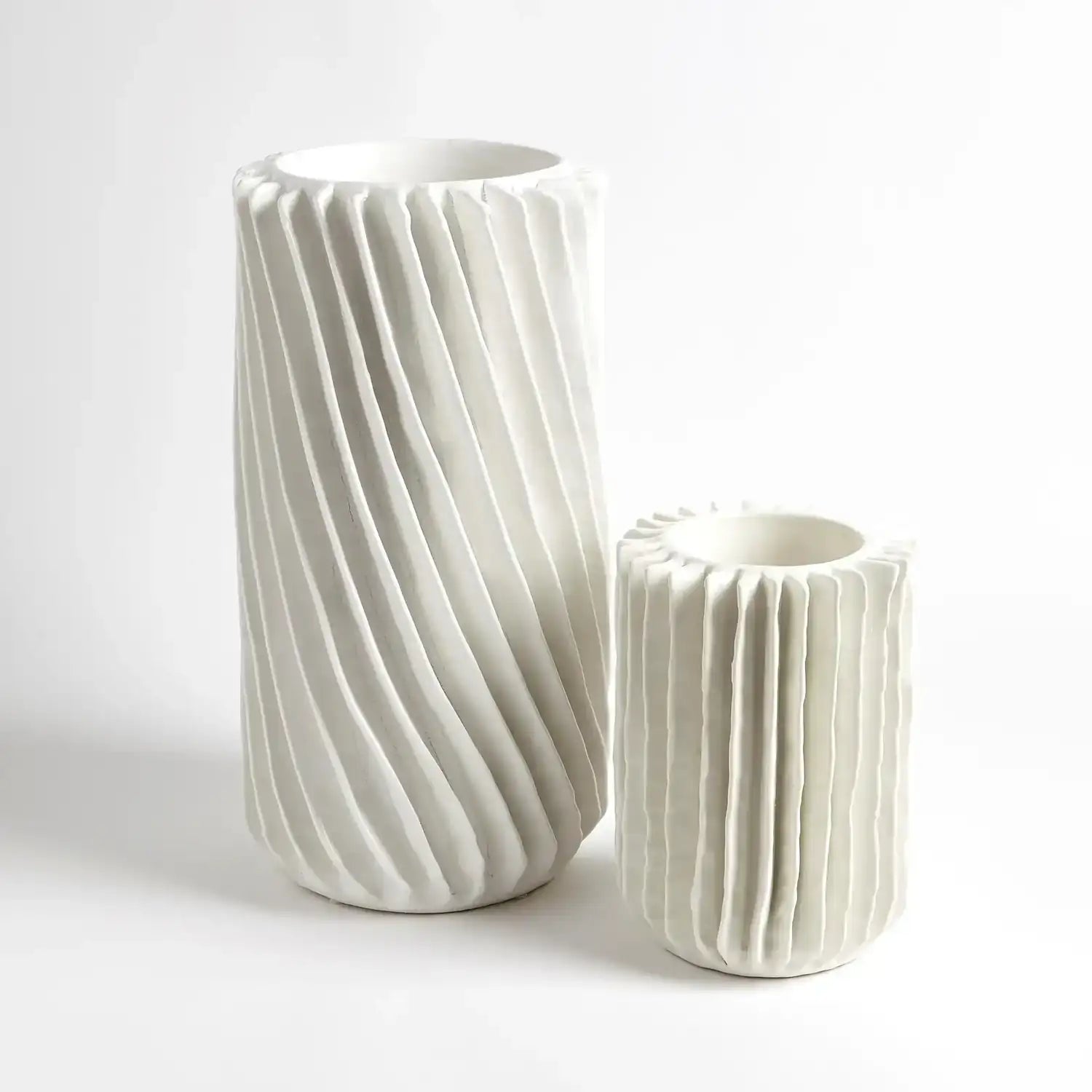 GLOBAL VIEWS RADIATOR SWIRL VASE - Decorative Accents