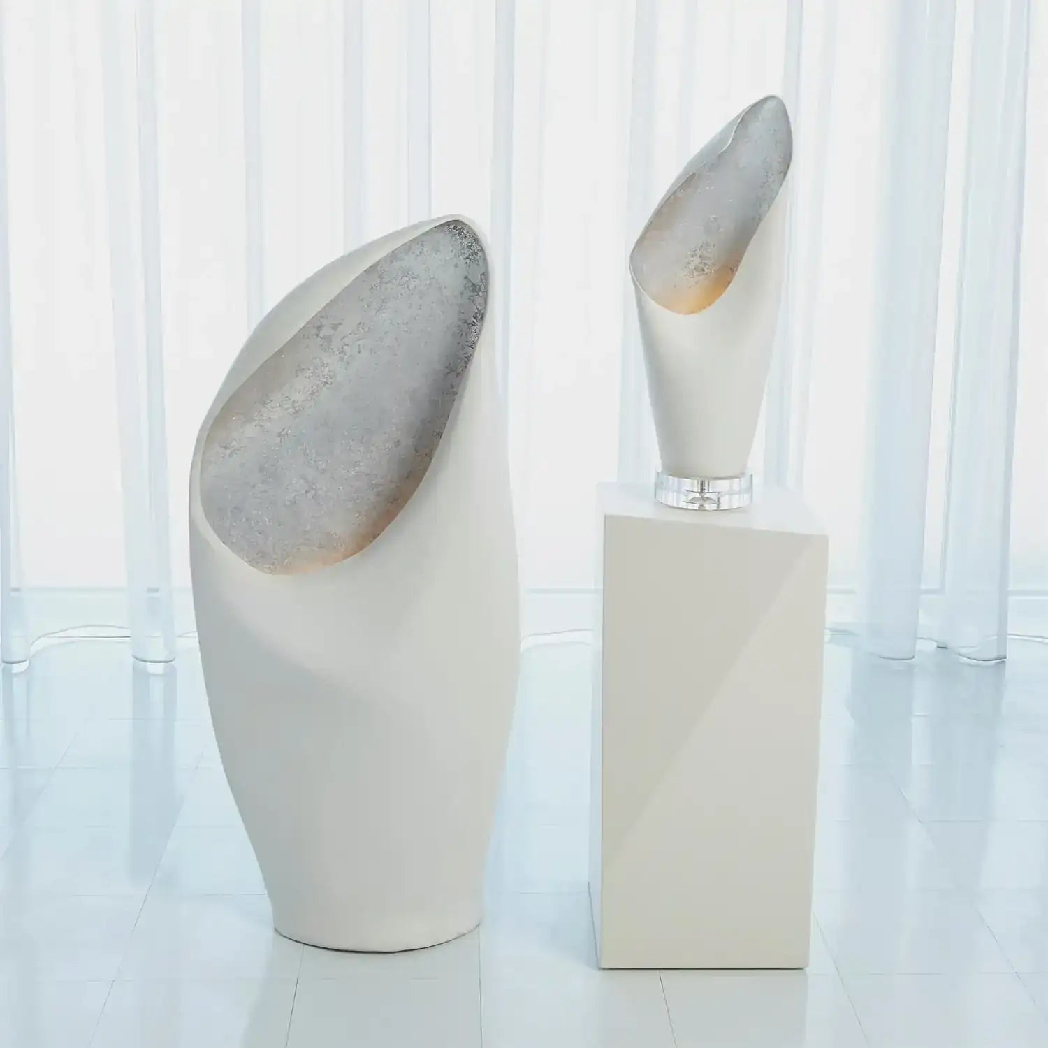GLOBAL VIEWS, COWL LAMP, TABLE LAMPS