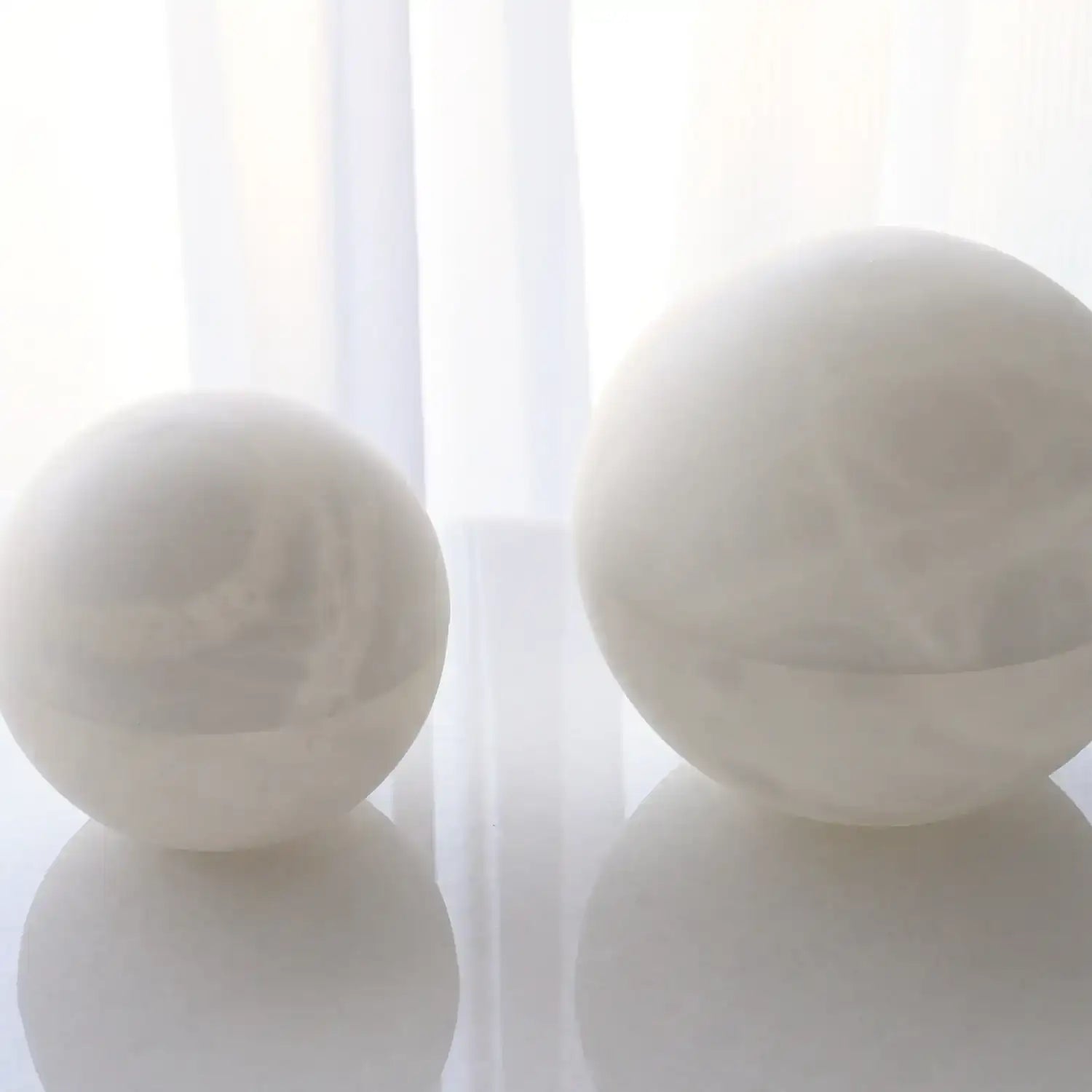 GLOBAL VIEWS ALABASTER SPHERE BOX - Decorative Accents