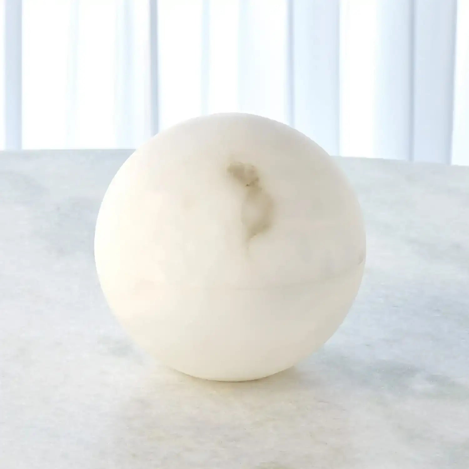 GLOBAL VIEWS ALABASTER SPHERE BOX - Decorative Accents