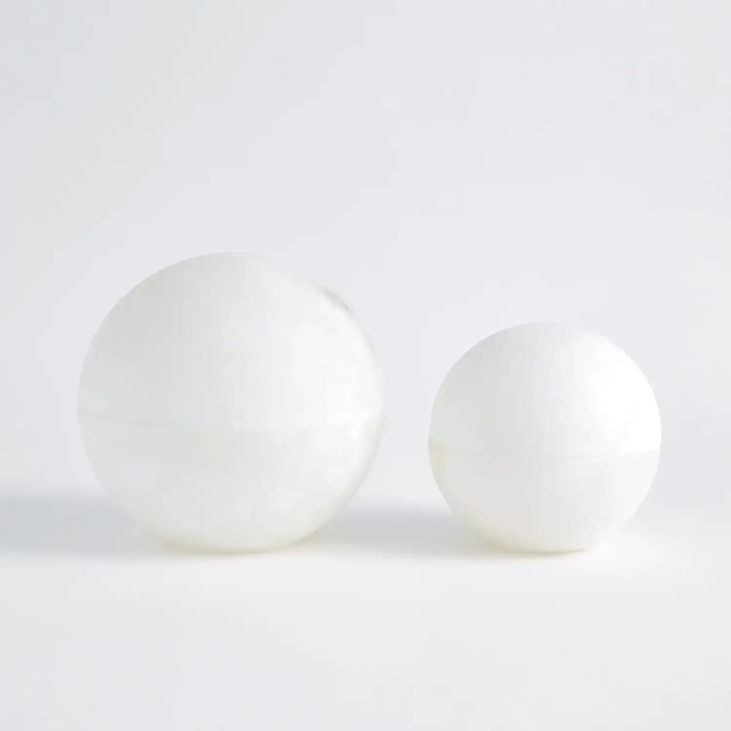 GLOBAL VIEWS ALABASTER SPHERE BOX - Decorative Accents