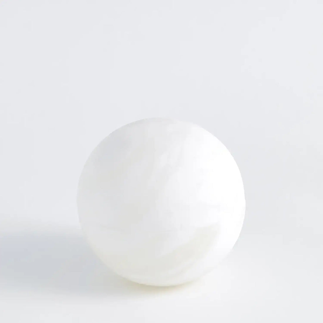 GLOBAL VIEWS ALABASTER SPHERE BOX - Decorative Accents