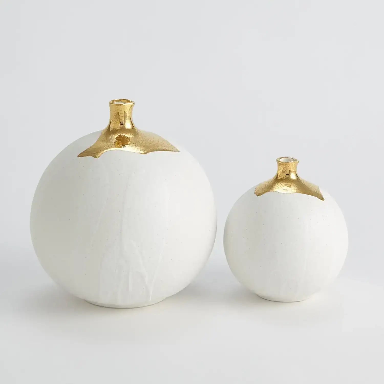 GLOBAL VIEWS DIPPED GOLDEN CRACKLE/WHITE SPHERE VASE - Decorative Accents