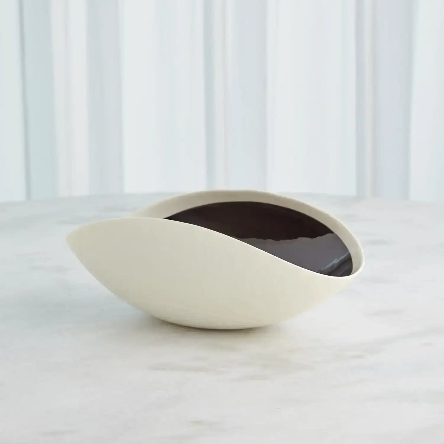 GLOBAL VIEWS EBONY & IVORY BOWL - Art