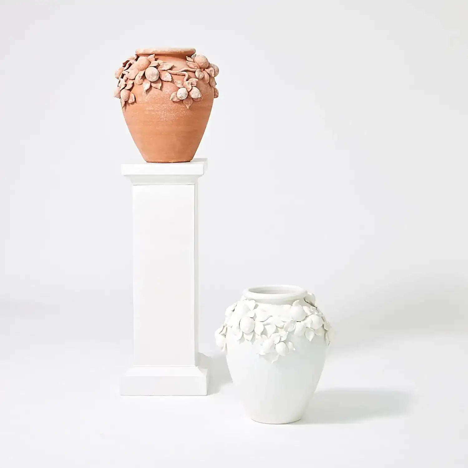 GLOBAL VIEWS VILLA LIMONE URN - Decorative Accents