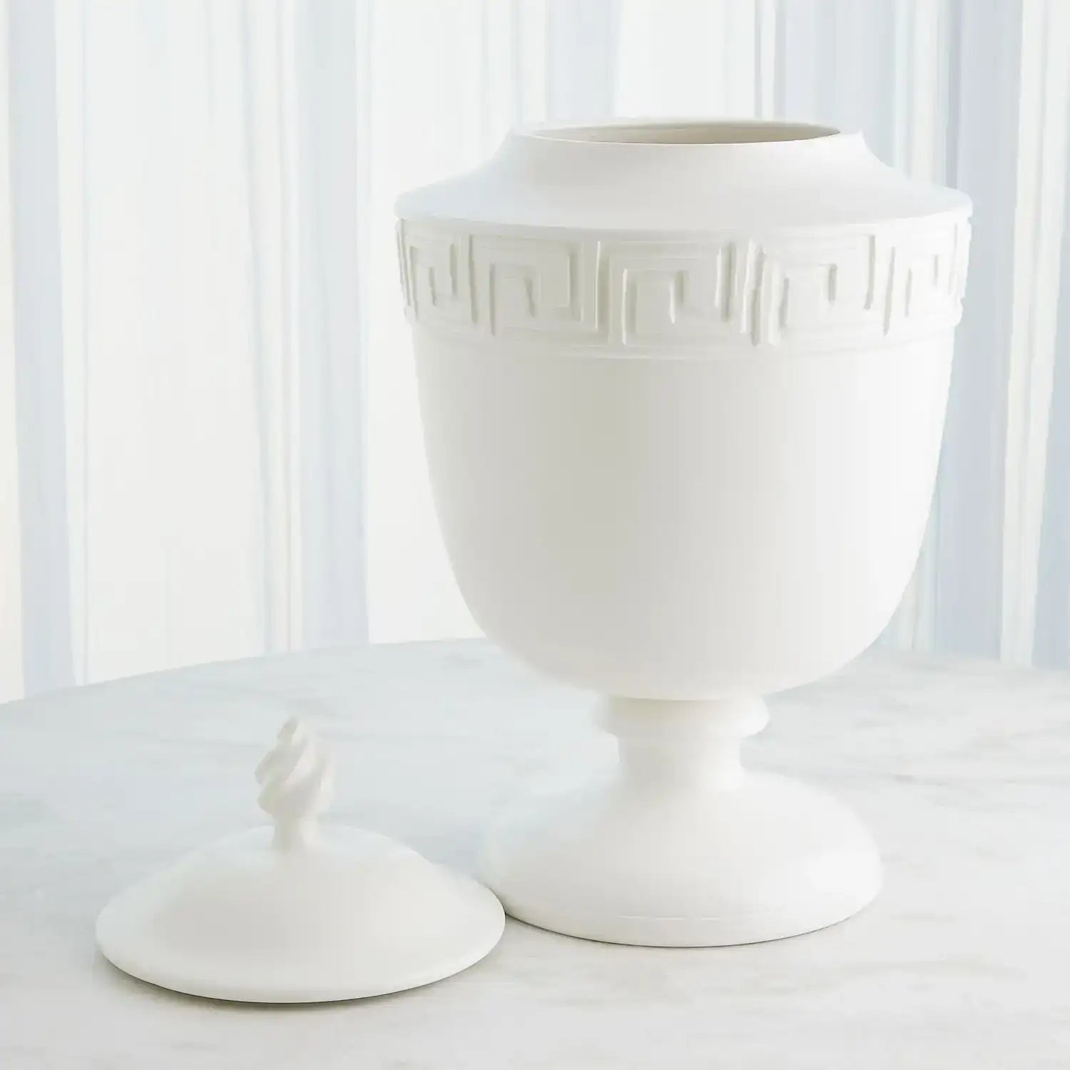 GLOBAL VIEWS VILLA GREEK KEY URN - Decorative Accents
