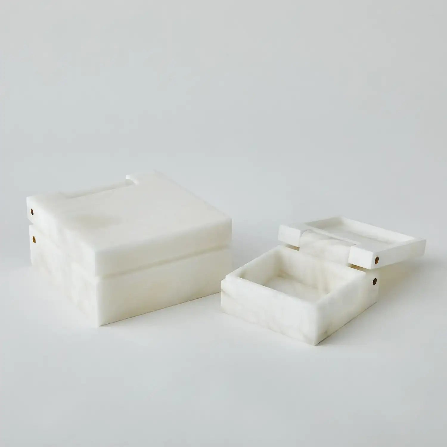 GLOBAL VIEWS HINGED ALABASTER BOX - Decorative Accents