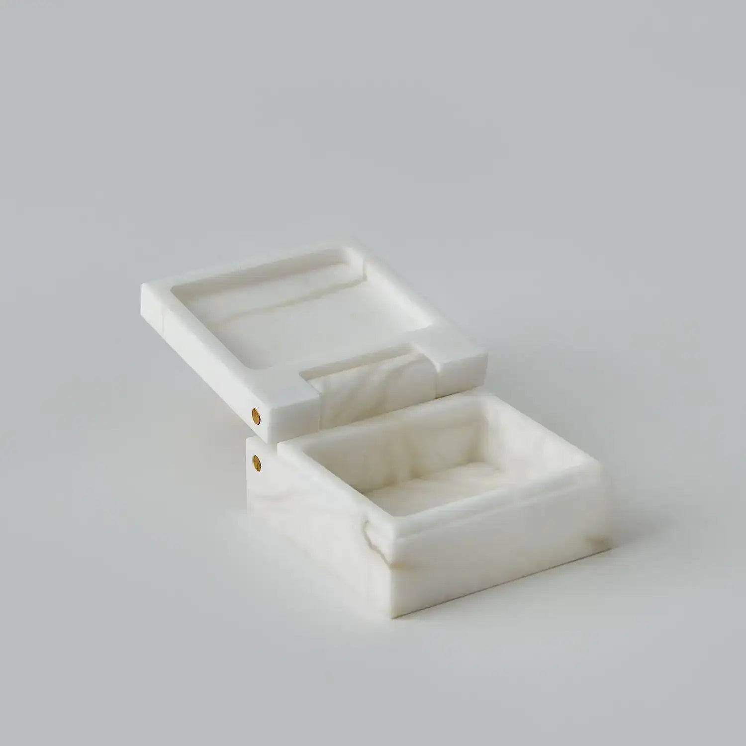 GLOBAL VIEWS HINGED ALABASTER BOX - Decorative Accents
