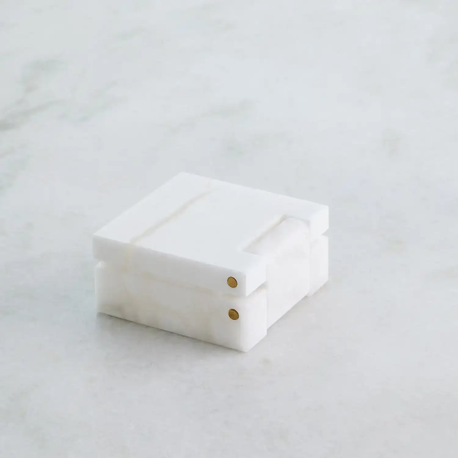 GLOBAL VIEWS HINGED ALABASTER BOX - Decorative Accents